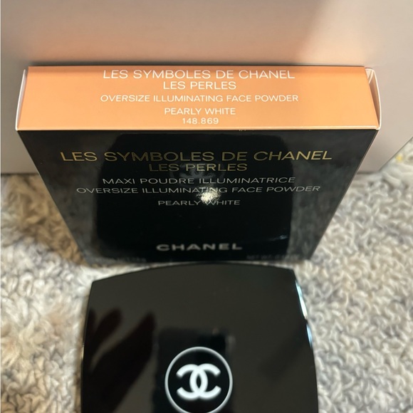 Les Symboles De Chanel Les Perles Oversized Illuminating Powder Pearly White LE - Picture 11 of 15